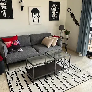 https://hermosa-casa-con-terraza-e-increibles-vistas-al-mar-y.hotelsinnerja.org
